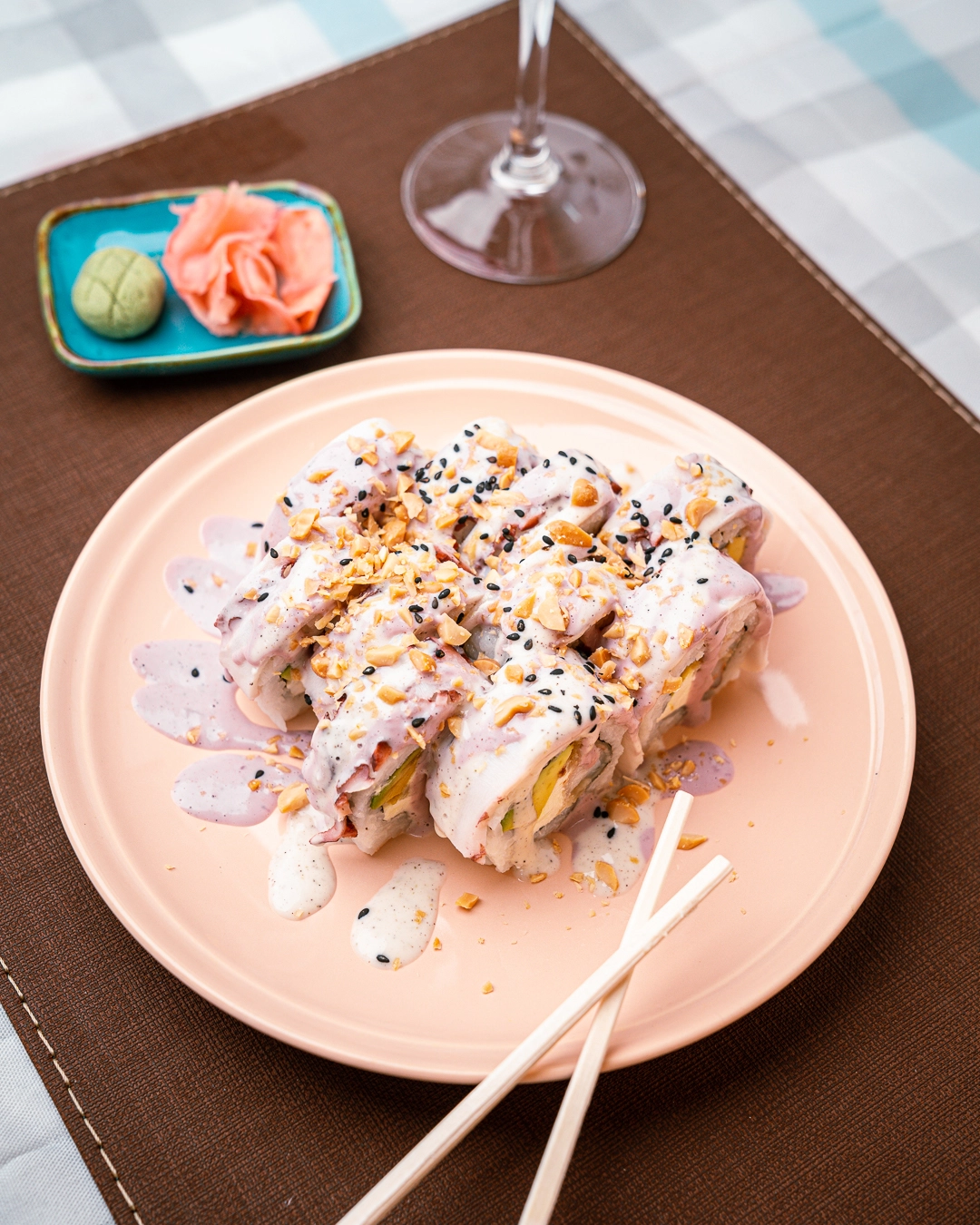 Sushi Fusión Kappo - Roll con Crema Especial y Frutos Secos